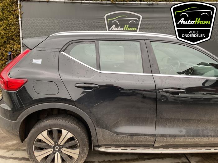 Volvo XC40 1.5 T5 Plug-in Hybrid 16V Épave (2023, Noir)