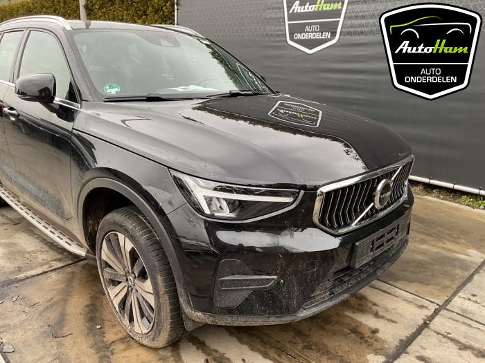 Volvo XC40 1.5 T5 Plug-in Hybrid 16V Épave (2023, Noir)