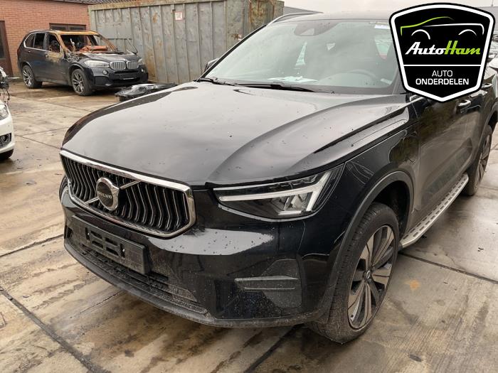 Volvo XC40 1.5 T5 Plug-in Hybrid 16V Épave (2023, Noir)