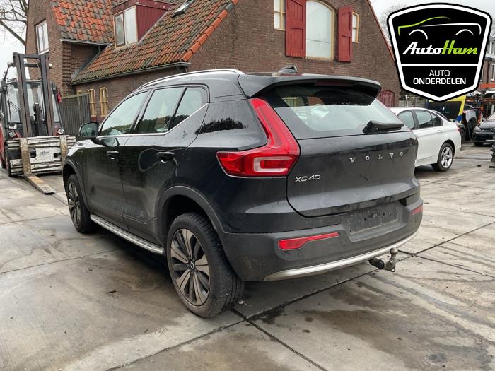 Volvo XC40 1.5 T5 Plug-in Hybrid 16V Épave (2023, Noir)