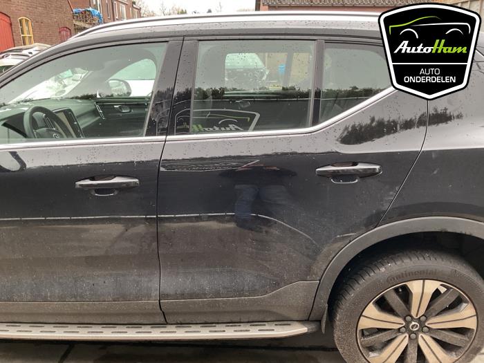 Volvo XC40 1.5 T5 Plug-in Hybrid 16V Épave (2023, Noir)