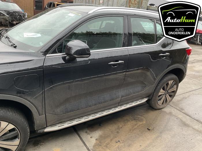 Volvo XC40 1.5 T5 Plug-in Hybrid 16V Épave (2023, Noir)