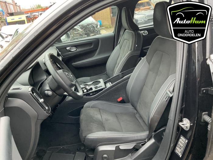 Volvo XC40 1.5 T5 Plug-in Hybrid 16V Épave (2023, Noir)