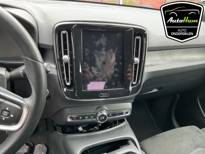 Volvo XC40 1.5 T5 Plug-in Hybrid 16V Épave (2023, Noir)