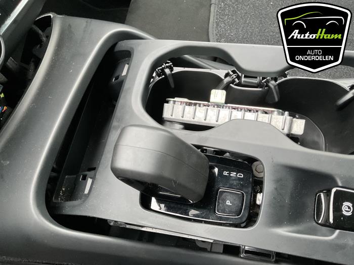 Volvo XC40 1.5 T5 Plug-in Hybrid 16V Épave (2023, Noir)