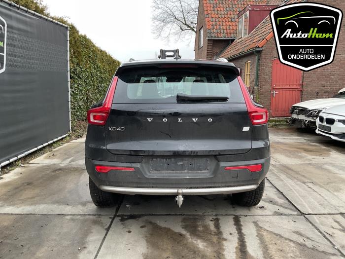 Volvo XC40 1.5 T5 Plug-in Hybrid 16V Épave (2023, Noir)