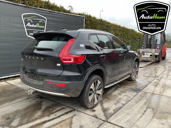 Volvo XC40 1.5 T5 Plug-in Hybrid 16V Épave (2023, Noir)