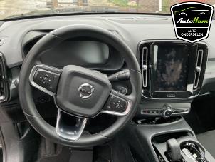 Volvo XC40 1.5 T5 Plug-in Hybrid 16V Épave (2023, Noir)