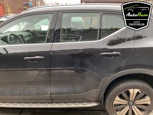 Volvo XC40 1.5 T5 Plug-in Hybrid 16V Épave (2023, Noir)