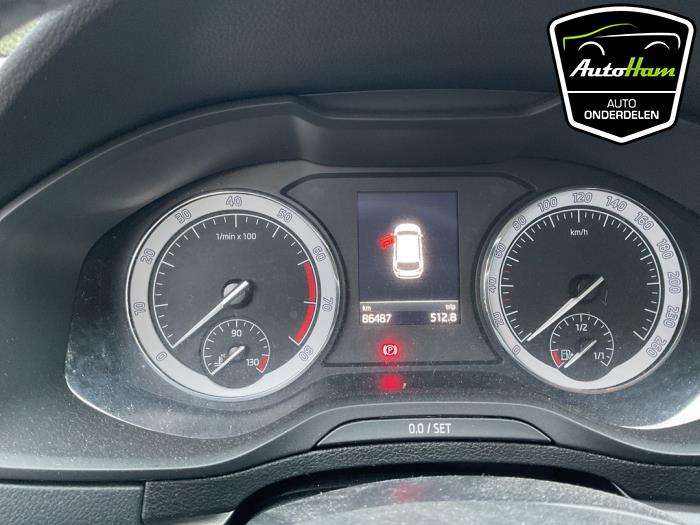 Skoda Karoq 1.5 TSI 16V Épave (2021, Rouge)