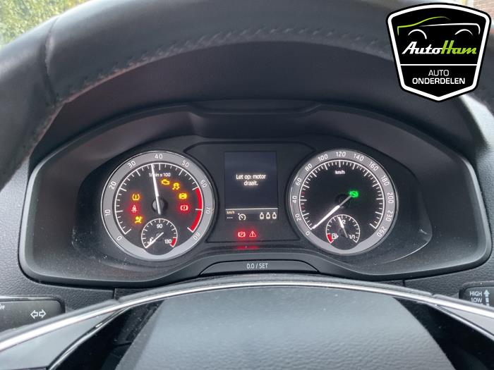 Skoda Karoq 1.5 TSI 16V Épave (2021, Rouge)