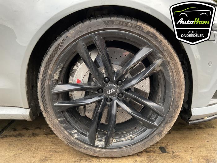 Audi RS 6 Avant 4.0 V8 TFSI 32V Épave (2015, Gris)