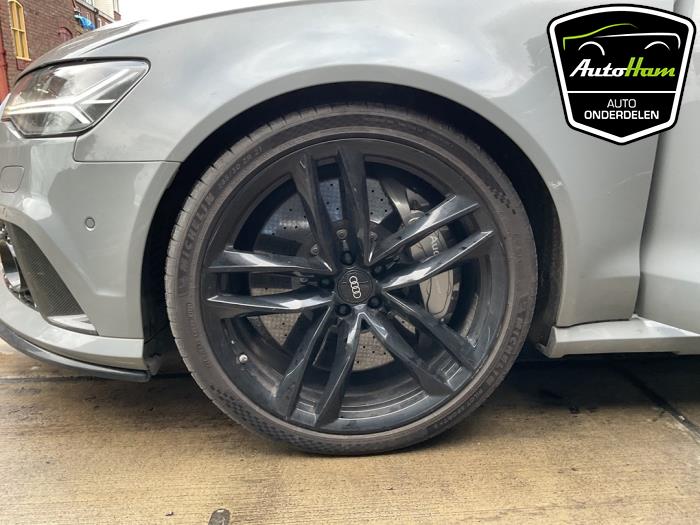 Audi RS 6 Avant 4.0 V8 TFSI 32V Épave (2015, Gris)