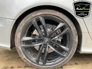 Audi RS 6 Avant 4.0 V8 TFSI 32V Épave (2015, Gris)