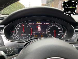 Audi RS 6 Avant 4.0 V8 TFSI 32V Épave (2015, Gris)