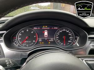 Audi RS 6 Avant 4.0 V8 TFSI 32V Épave (2015, Gris)