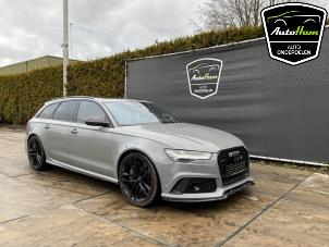 Audi RS 6 Avant 4.0 V8 TFSI 32V Épave (2015, Gris)