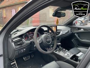 Audi RS 6 Avant 4.0 V8 TFSI 32V Épave (2015, Gris)