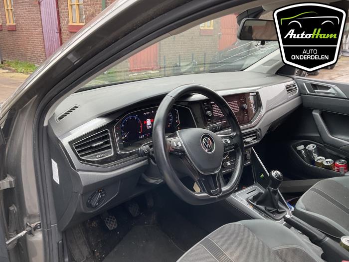 Volkswagen Polo VI 1.0 TSI 12V Samochód złomowany (2021, Szary)