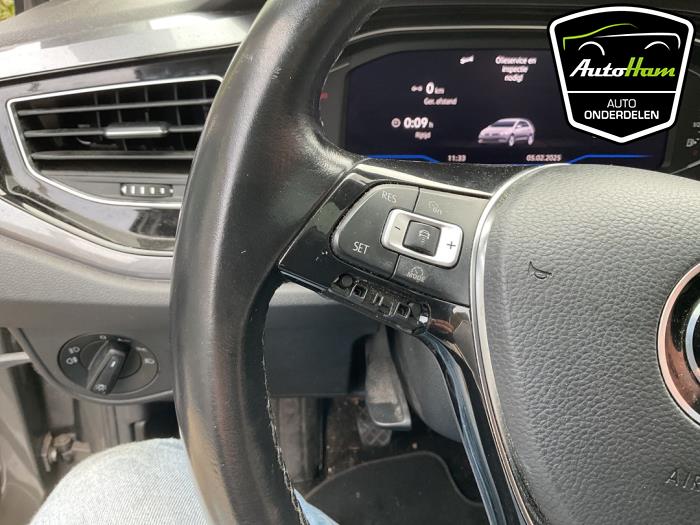 Volkswagen Polo VI 1.0 TSI 12V Samochód złomowany (2021, Szary)
