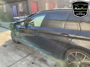 BMW 5 serie Touring 530i 2.0 TwinPower Turbo 16V Mild Hybrid Épave (2021, Noir)
