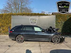 BMW 5 serie Touring 530i 2.0 TwinPower Turbo 16V Mild Hybrid Épave (2021, Noir)