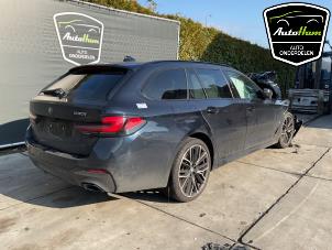 BMW 5 serie Touring 530i 2.0 TwinPower Turbo 16V Mild Hybrid Épave (2021, Noir)