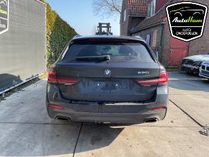 BMW 5 serie Touring 530i 2.0 TwinPower Turbo 16V Mild Hybrid Épave (2021, Noir)