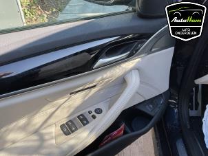 BMW 5 serie Touring 530i 2.0 TwinPower Turbo 16V Mild Hybrid Épave (2021, Noir)