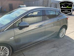 Opel Astra K 1.6 SIDI Eco Turbo 16V Samochód złomowany (2019, Ciemny, Szary)