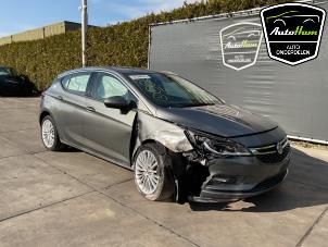 Opel Astra K 1.6 SIDI Eco Turbo 16V Samochód złomowany (2019, Ciemny, Szary)
