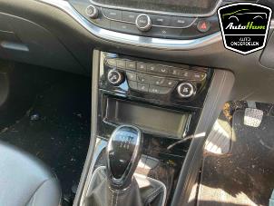 Opel Astra K 1.6 SIDI Eco Turbo 16V Samochód złomowany (2019, Ciemny, Szary)