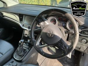 Opel Astra K 1.6 SIDI Eco Turbo 16V Samochód złomowany (2019, Ciemny, Szary)