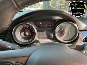 Opel Astra K 1.6 SIDI Eco Turbo 16V Samochód złomowany (2019, Ciemny, Szary)