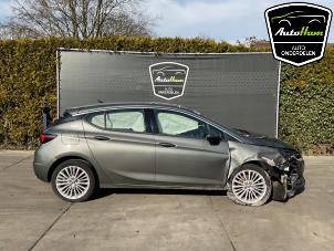 Opel Astra K 1.6 SIDI Eco Turbo 16V Samochód złomowany (2019, Ciemny, Szary)