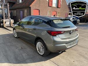 Opel Astra K 1.6 SIDI Eco Turbo 16V Samochód złomowany (2019, Ciemny, Szary)
