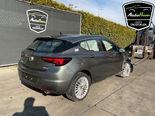 Opel Astra K 1.6 SIDI Eco Turbo 16V Samochód złomowany (2019, Ciemny, Szary)