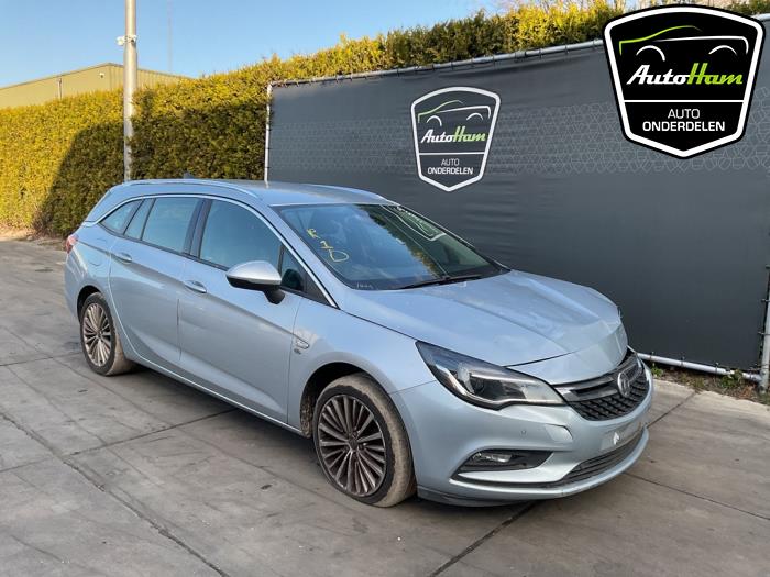 Opel Astra K Sports Tourer 1.6 CDTI 136 16V Épave (2016, Léger, Bleu, Beige)