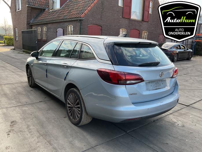 Opel Astra K Sports Tourer 1.6 CDTI 136 16V Épave (2016, Léger, Bleu, Beige)