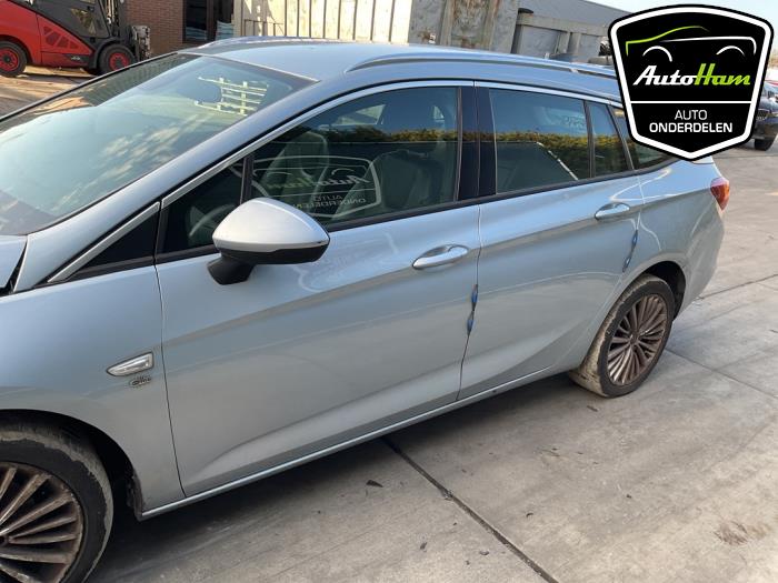 Opel Astra K Sports Tourer 1.6 CDTI 136 16V Épave (2016, Léger, Bleu, Beige)
