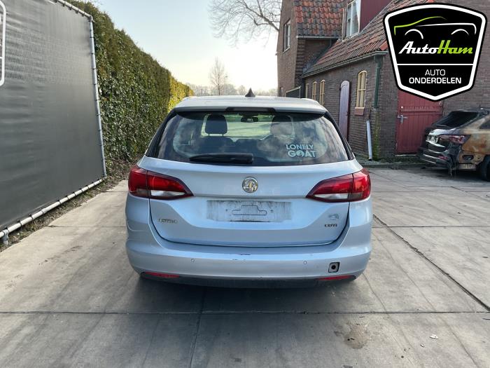Opel Astra K Sports Tourer 1.6 CDTI 136 16V Épave (2016, Léger, Bleu, Beige)