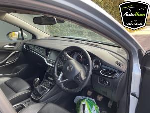Opel Astra K Sports Tourer 1.6 CDTI 136 16V Épave (2016, Léger, Bleu, Beige)