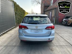 Opel Astra K Sports Tourer 1.6 CDTI 136 16V Épave (2016, Léger, Bleu, Beige)