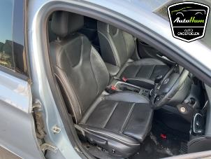 Opel Astra K Sports Tourer 1.6 CDTI 136 16V Épave (2016, Léger, Bleu, Beige)