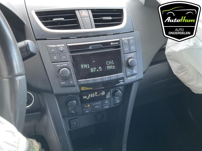 Suzuki Swift 1.2 16V Épave (2011, Noir)