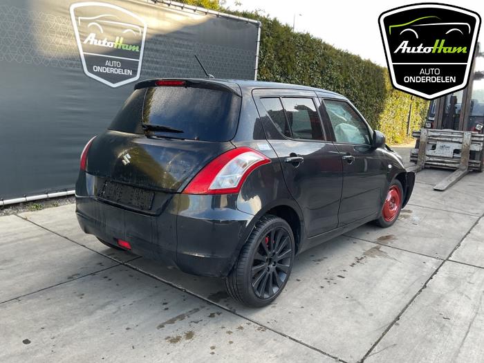 Suzuki Swift 1.2 16V Épave (2011, Noir)