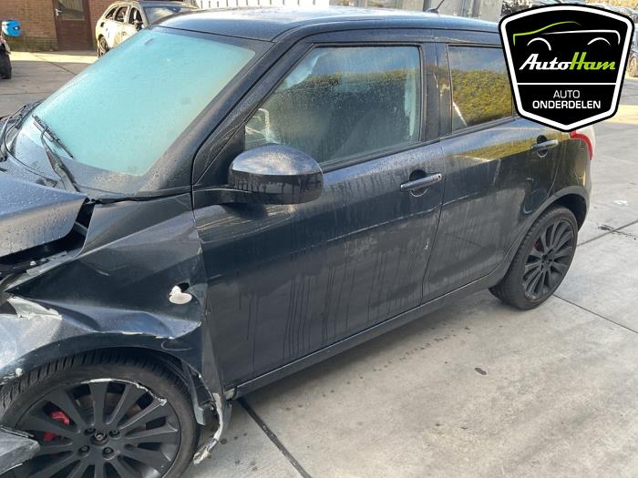 Suzuki Swift 1.2 16V Épave (2011, Noir)