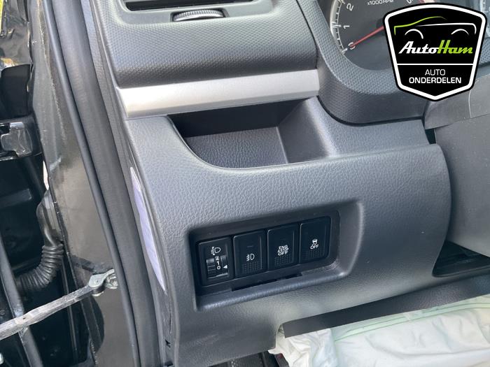 Suzuki Swift 1.2 16V Épave (2011, Noir)