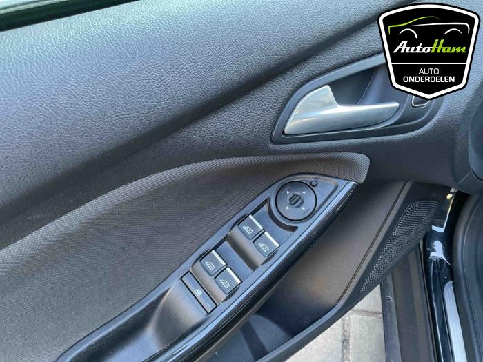 Ford Focus 3 1.5 EcoBoost 16V 150 Épave (2014, Noir)