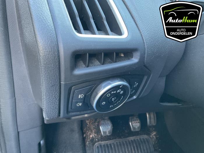 Ford Focus 3 1.5 EcoBoost 16V 150 Épave (2014, Noir)